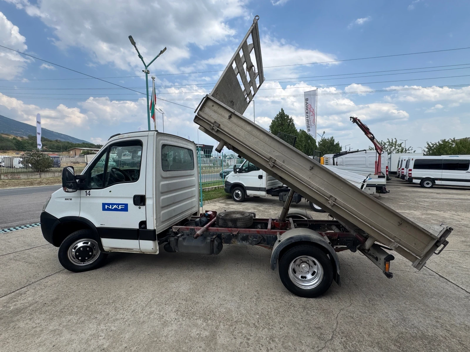 Iveco Daily КЛИМАТИК* 35C12* Тристранен самосвал - изображение 8