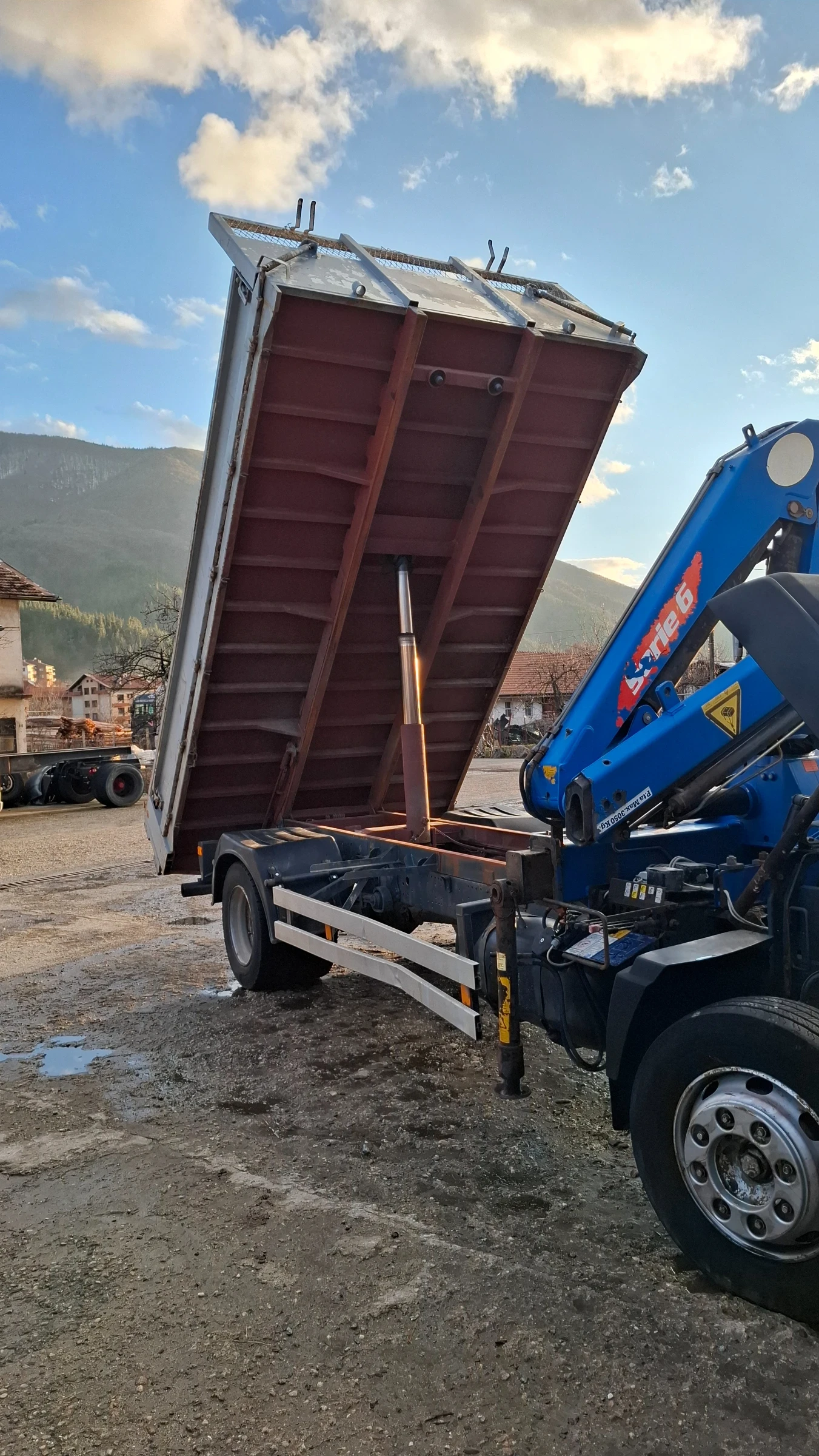 Mercedes-Benz 1114 Самосвал с кран - изображение 10