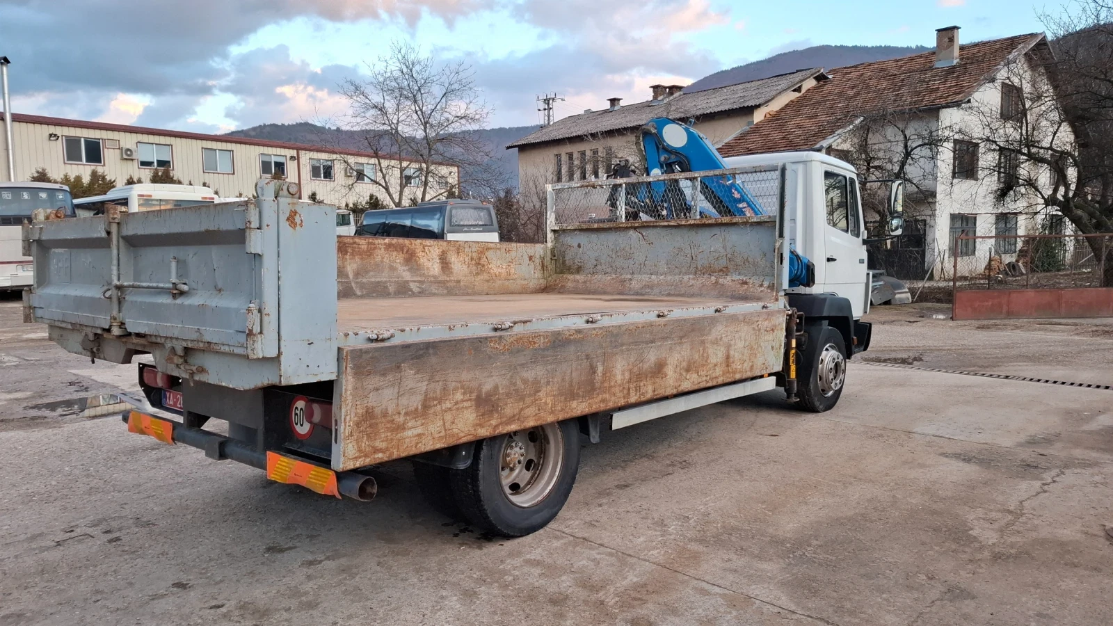 Mercedes-Benz 1114 Самосвал с кран - изображение 7