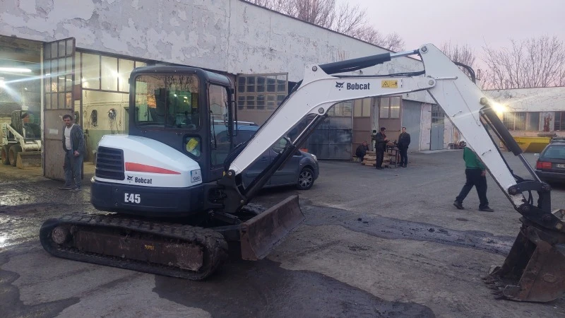 Багер Bobcat E45, снимка 5 - Индустриална техника - 46477435