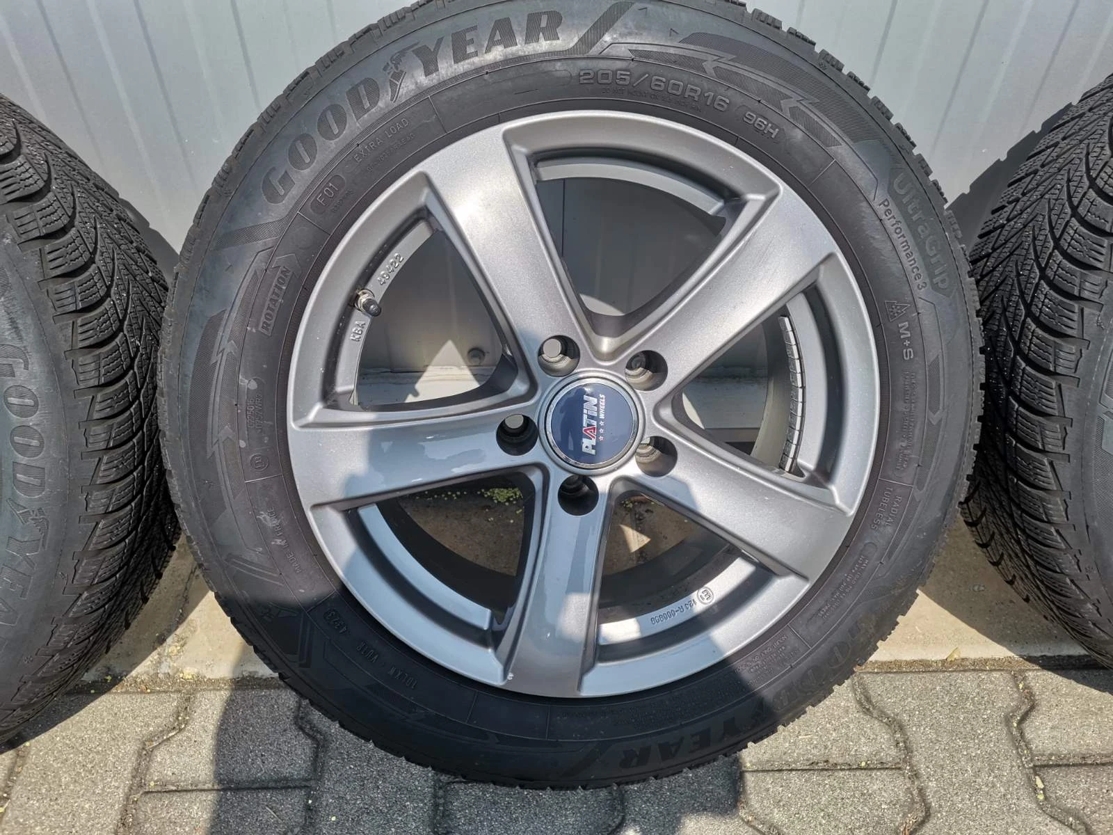    205/60R16 | Mobile.bg   4