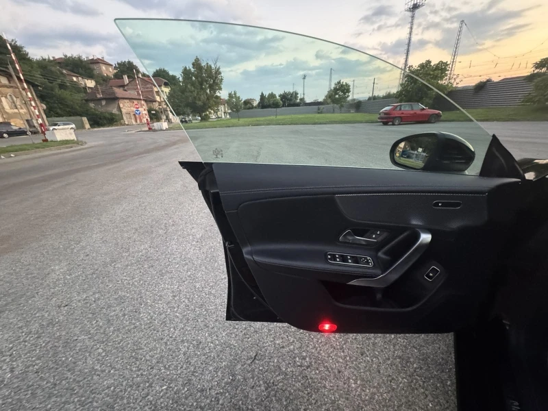 Mercedes-Benz CLA 180, снимка 15 - Автомобили и джипове - 47856524