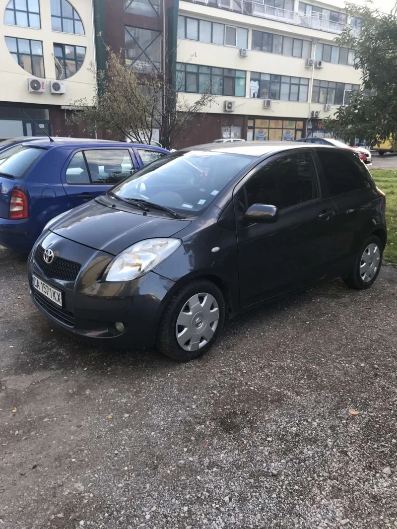 Toyota Yaris 1.3, снимка 3 - Автомобили и джипове - 47610336