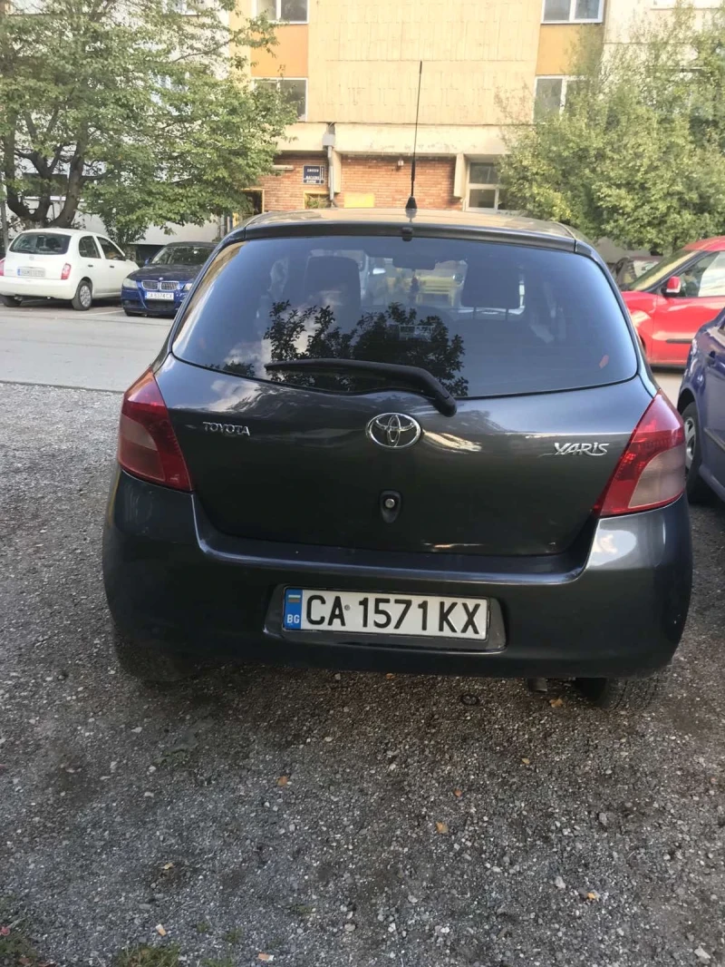 Toyota Yaris 1.3, снимка 4 - Автомобили и джипове - 47610336