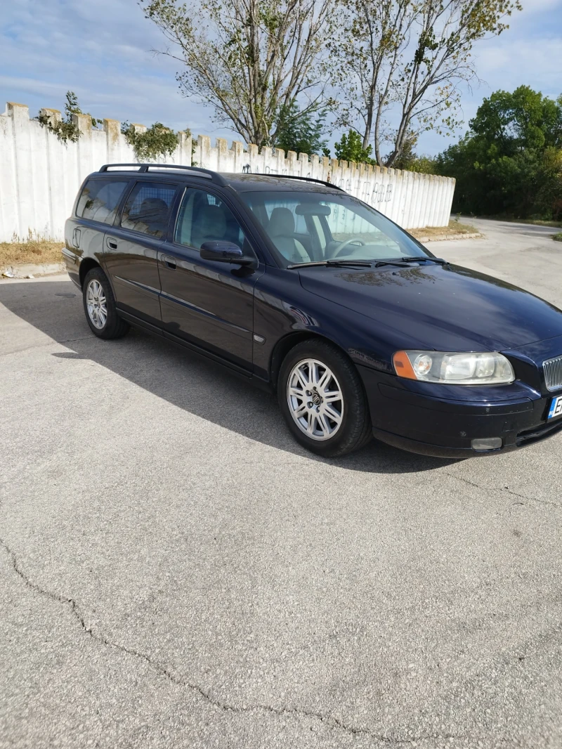 Volvo V70, снимка 4 - Автомобили и джипове - 47719108