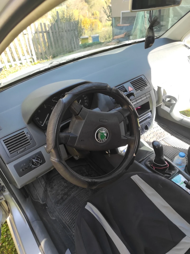 Skoda Fabia Комби, снимка 2 - Автомобили и джипове - 47846265