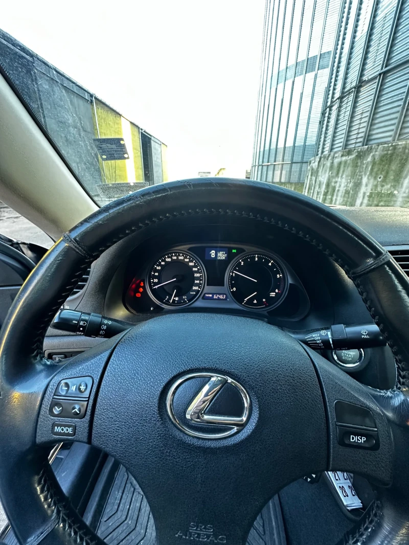 Lexus IS 220d, снимка 10 - Автомобили и джипове - 48404470