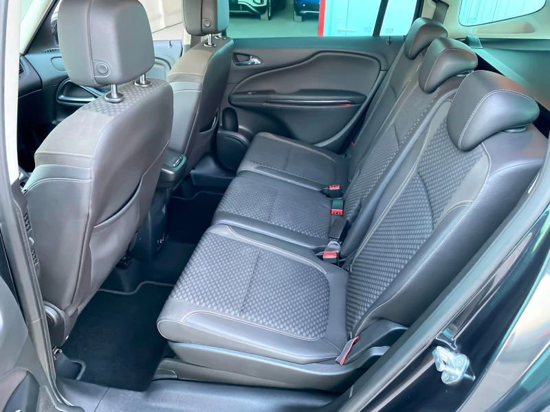 Opel Zafira Tourer C 1.6 CDTI Навигация, снимка 7 - Автомобили и джипове - 49471754