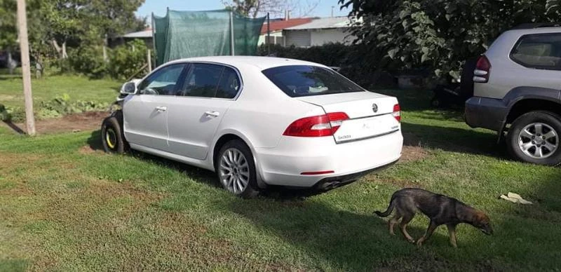 Skoda Superb 2.0 CFG, снимка 3 - Автомобили и джипове - 30392773