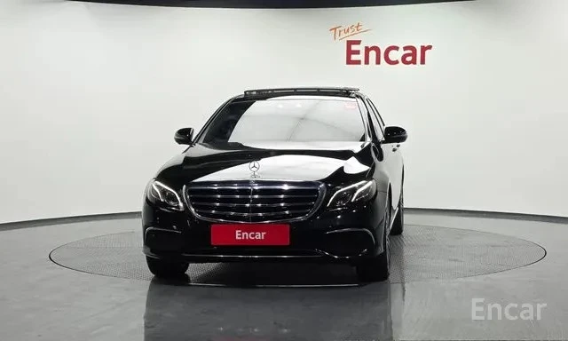 Mercedes-Benz E 450 4MATIC/ОБДУХВАНЕ/ПАНОРАМА/BURMESTER/360, снимка 4 - Автомобили и джипове - 54916490