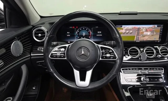 Mercedes-Benz E 450 4MATIC/ОБДУХВАНЕ/ПАНОРАМА/BURMESTER/360, снимка 9 - Автомобили и джипове - 54916490