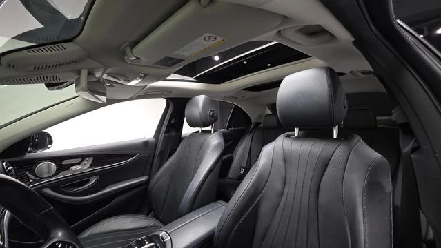 Mercedes-Benz E 450 4MATIC/ОБДУХВАНЕ/ПАНОРАМА/BURMESTER/360, снимка 11 - Автомобили и джипове - 54916490