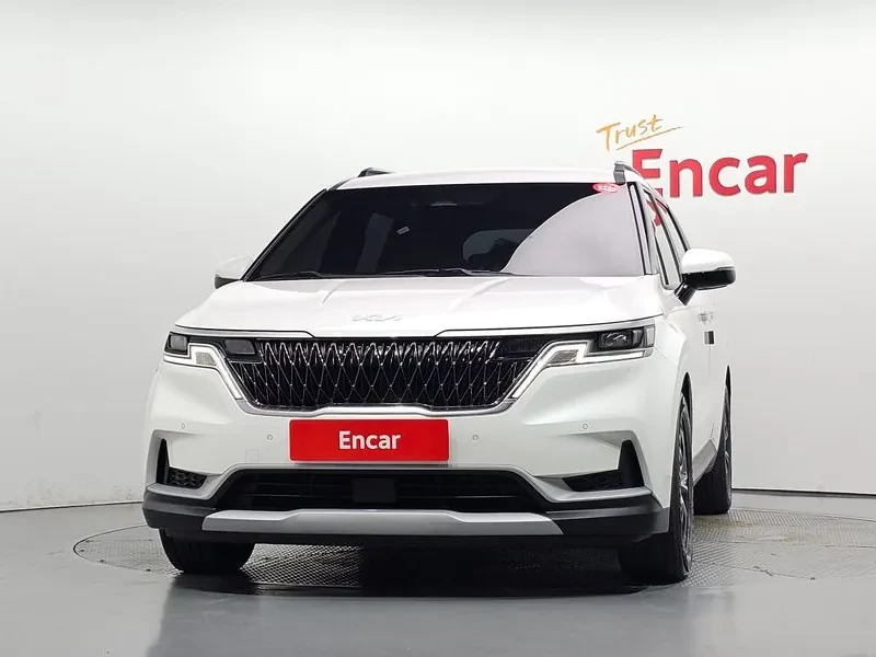 Kia Carnival Diesel 9-Seater Prestige, снимка 3 - Автомобили и джипове - 56117728