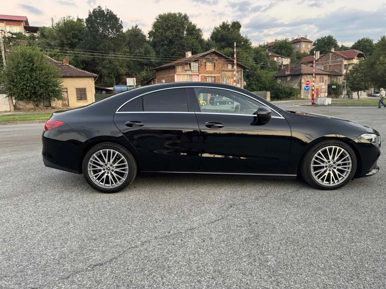 Mercedes-Benz CLA 180  - изображение 8