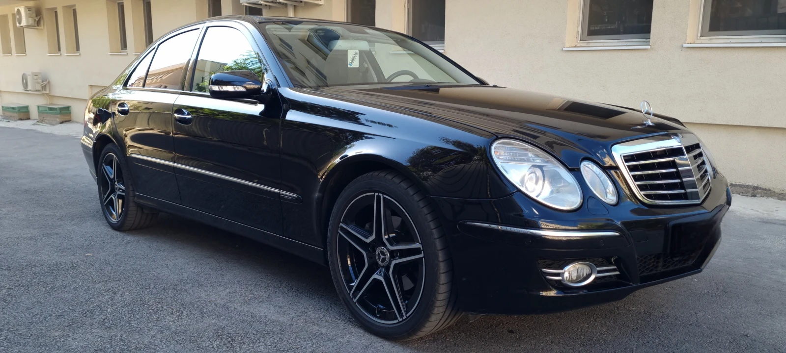 Mercedes-Benz E 320 * ОБСЛУЖЕН* * AVANTGARDE* * DISTRONIC* * FACELIFT - изображение 3