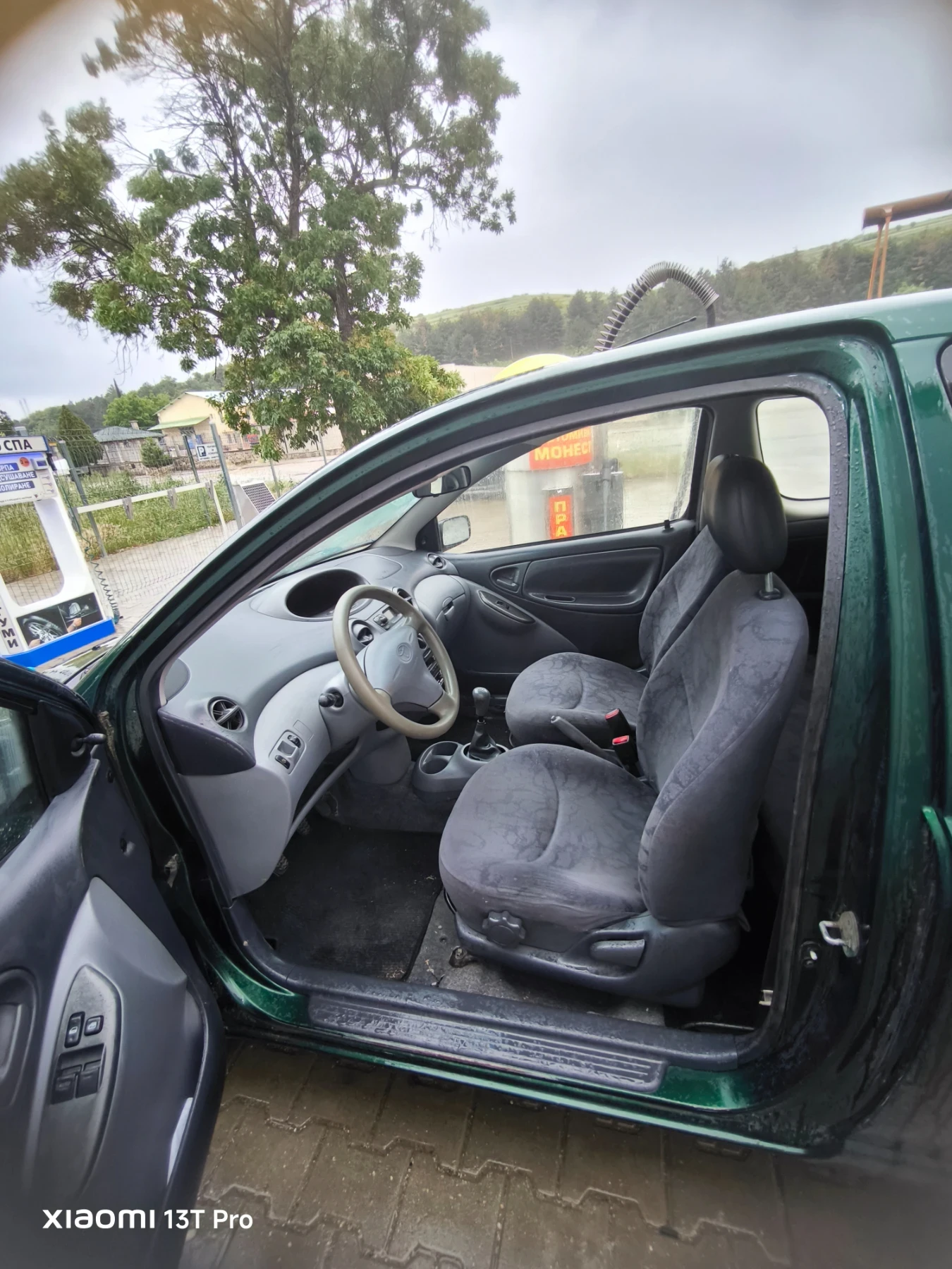 Toyota Yaris 1.0 - изображение 4