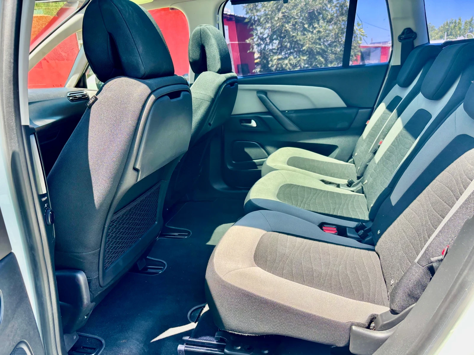 Citroen Grand C4 Picasso 1.6 - изображение 8
