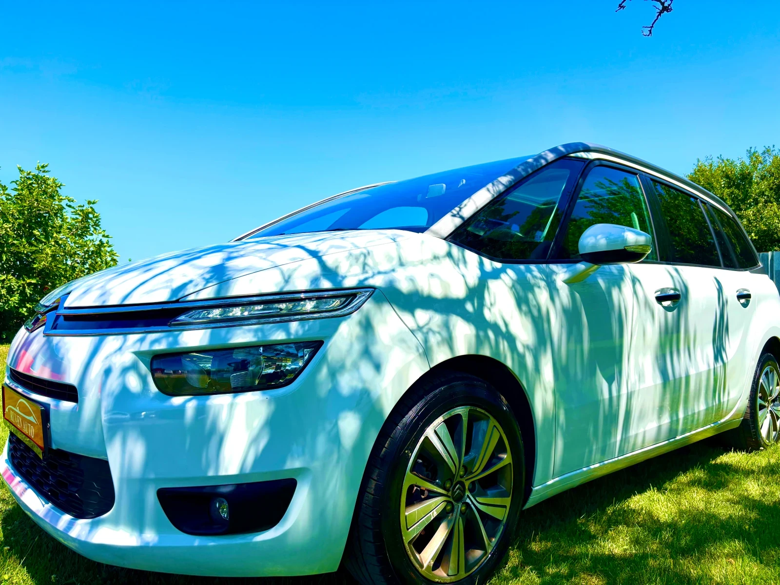 Citroen Grand C4 Picasso 1.6 - изображение 2