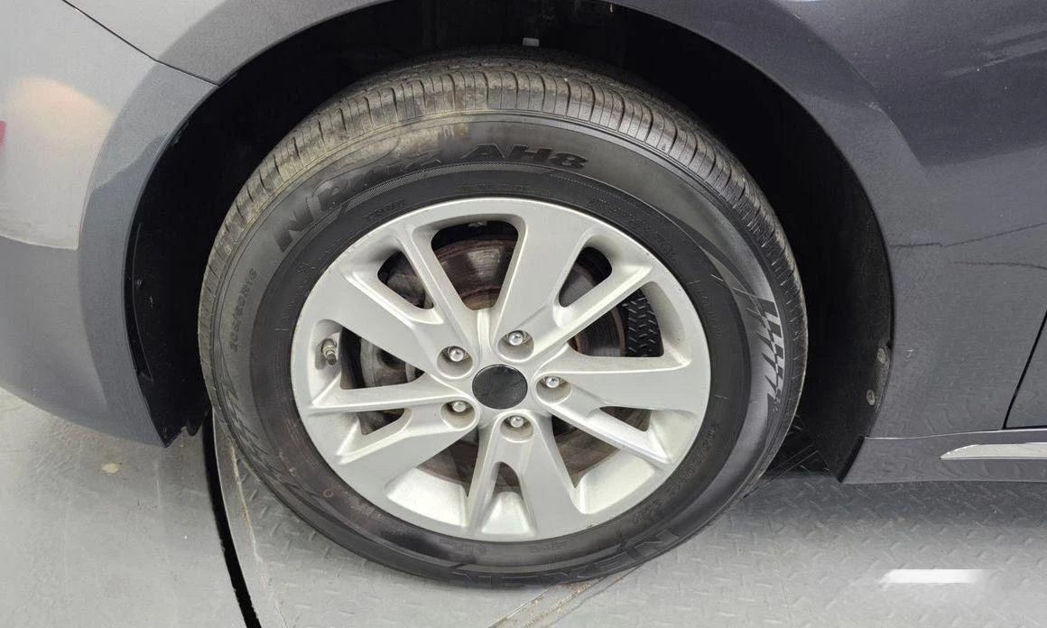 Kia K5 LPG  - изображение 5