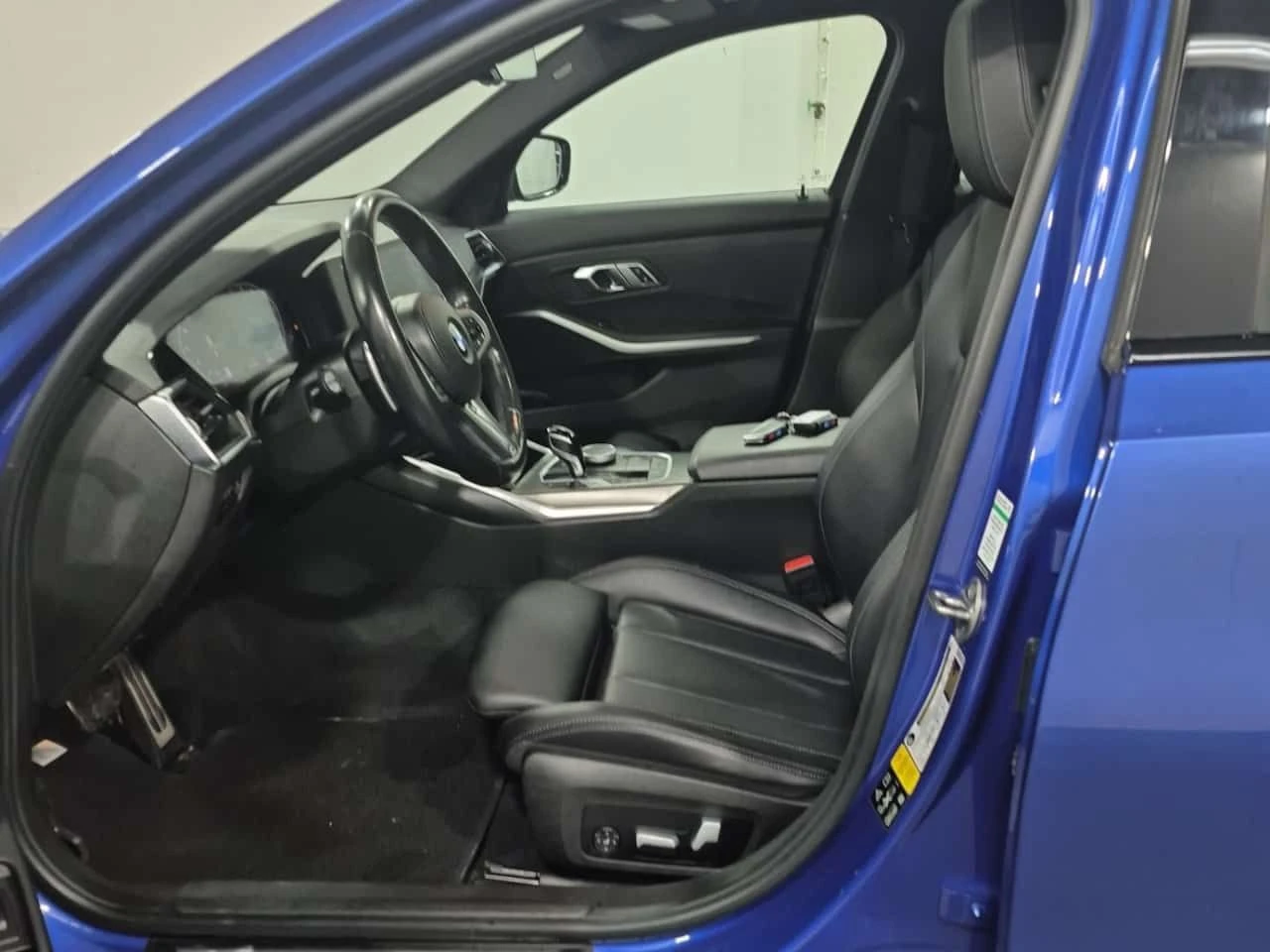 BMW 330 I XDRIVE * PANORAMA* ПОДГРЕВИ* 2 КЛЮЧА* CARFAX  - изображение 8