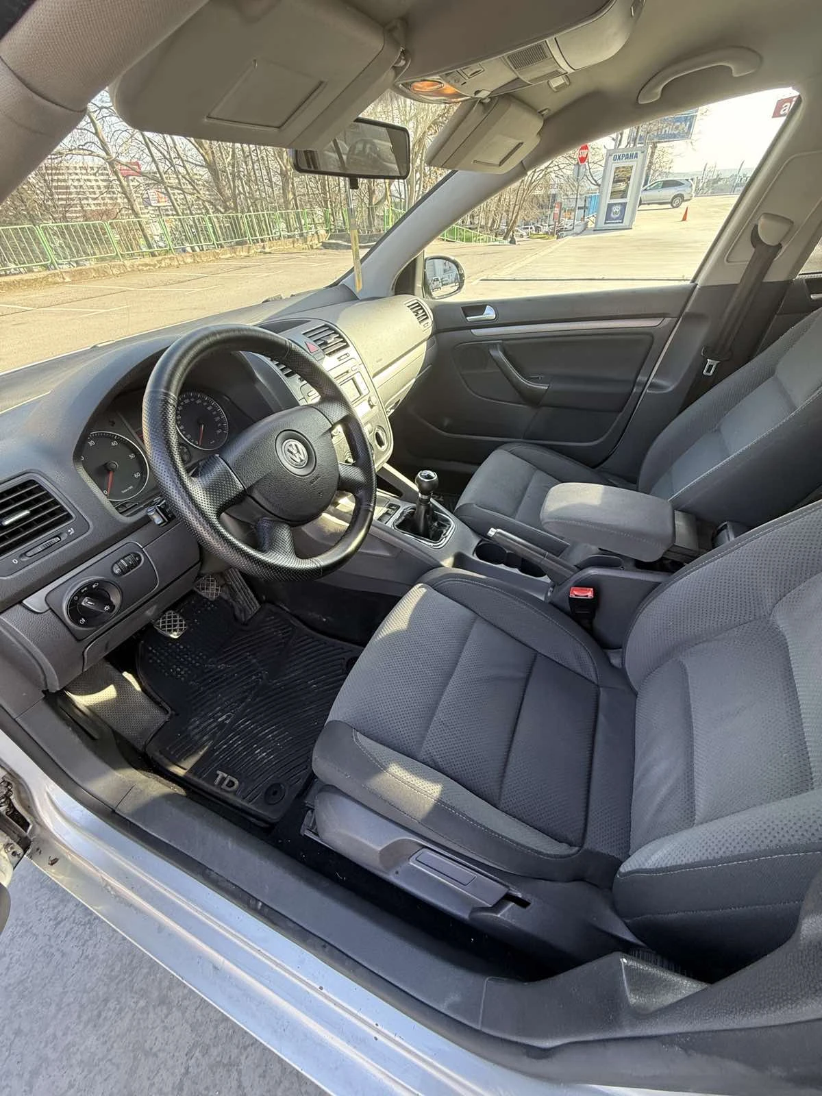 VW Golf 1.9 TDI 6 скорости, снимка 7 - Автомобили и джипове - 53769000