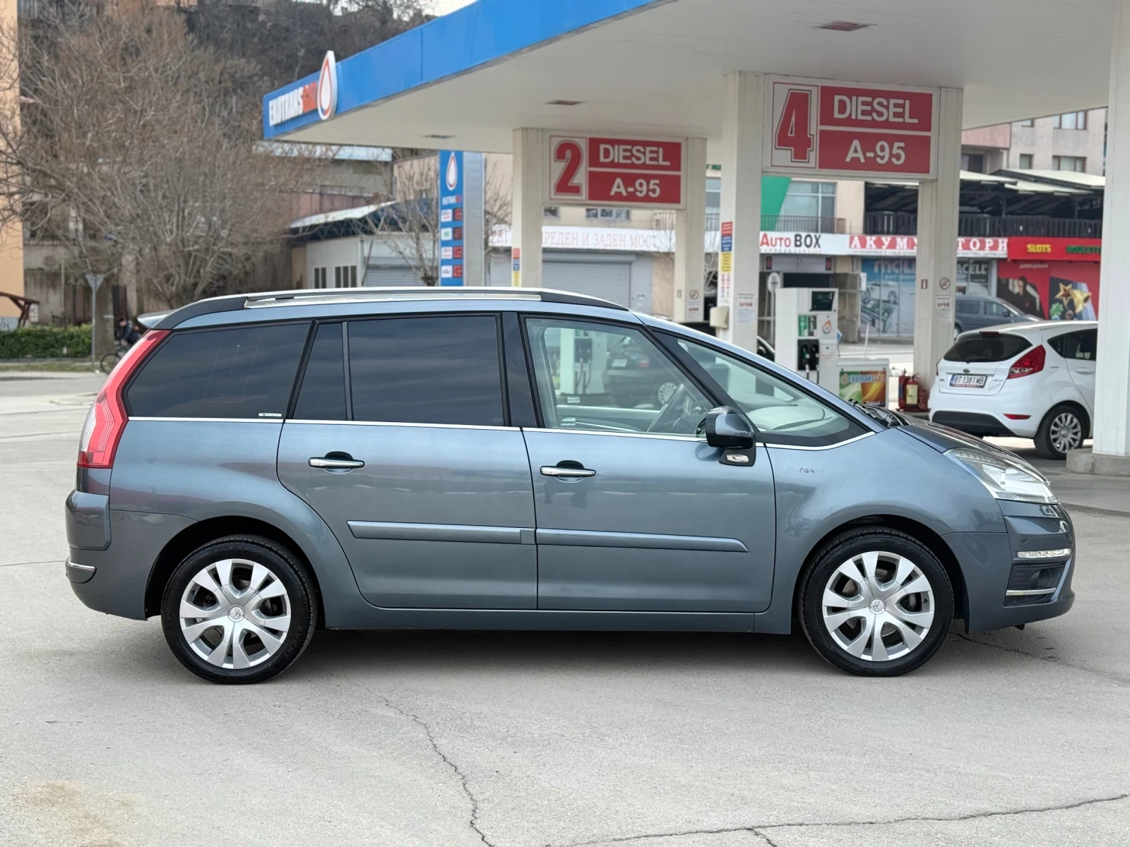 Citroen Grand C4 Picasso Exclusive 2.0 150Кс, снимка 4 - Автомобили и джипове - 53916824