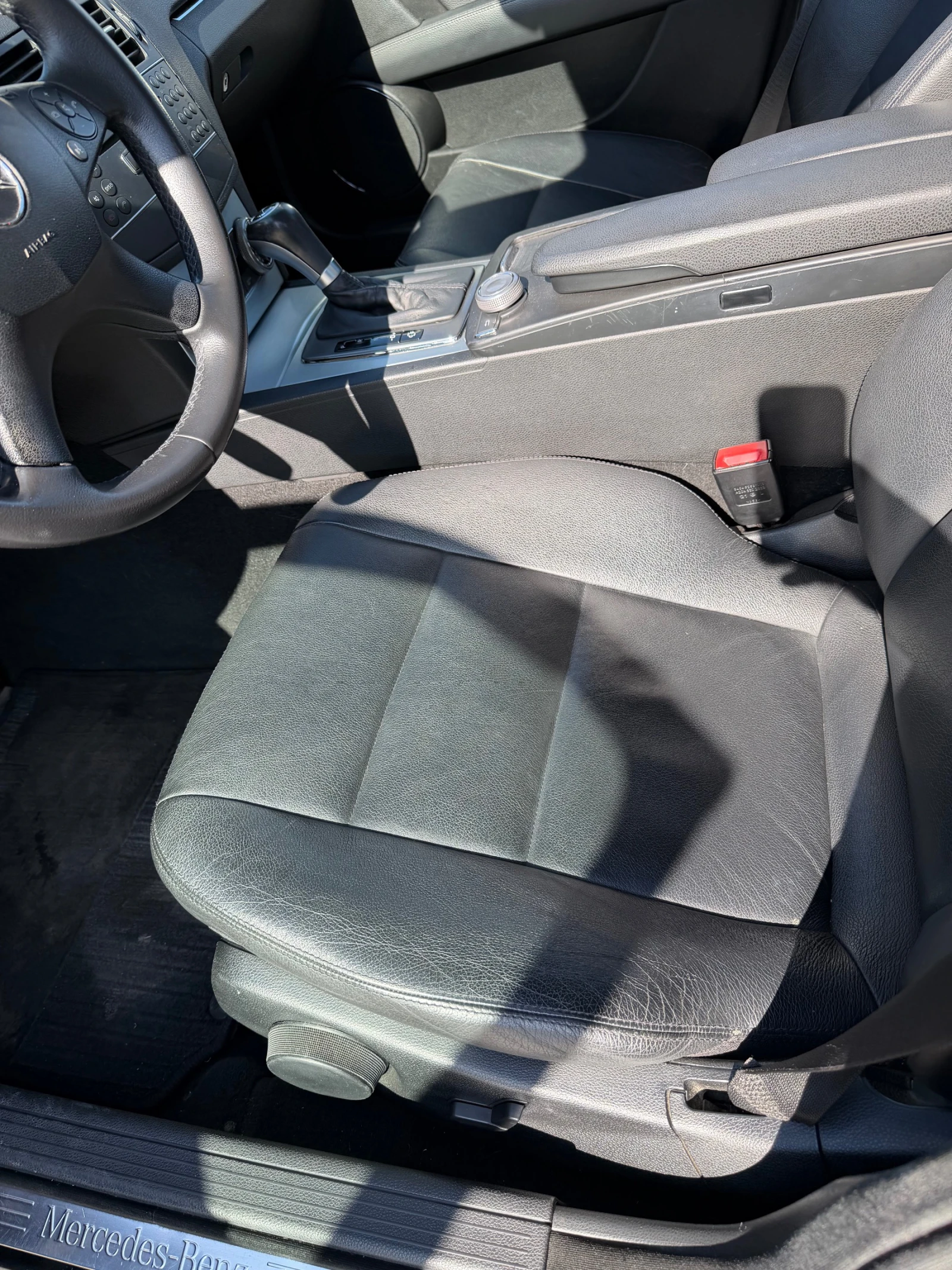 Mercedes-Benz C 220 Avantgarde, снимка 6 - Автомобили и джипове - 53940409