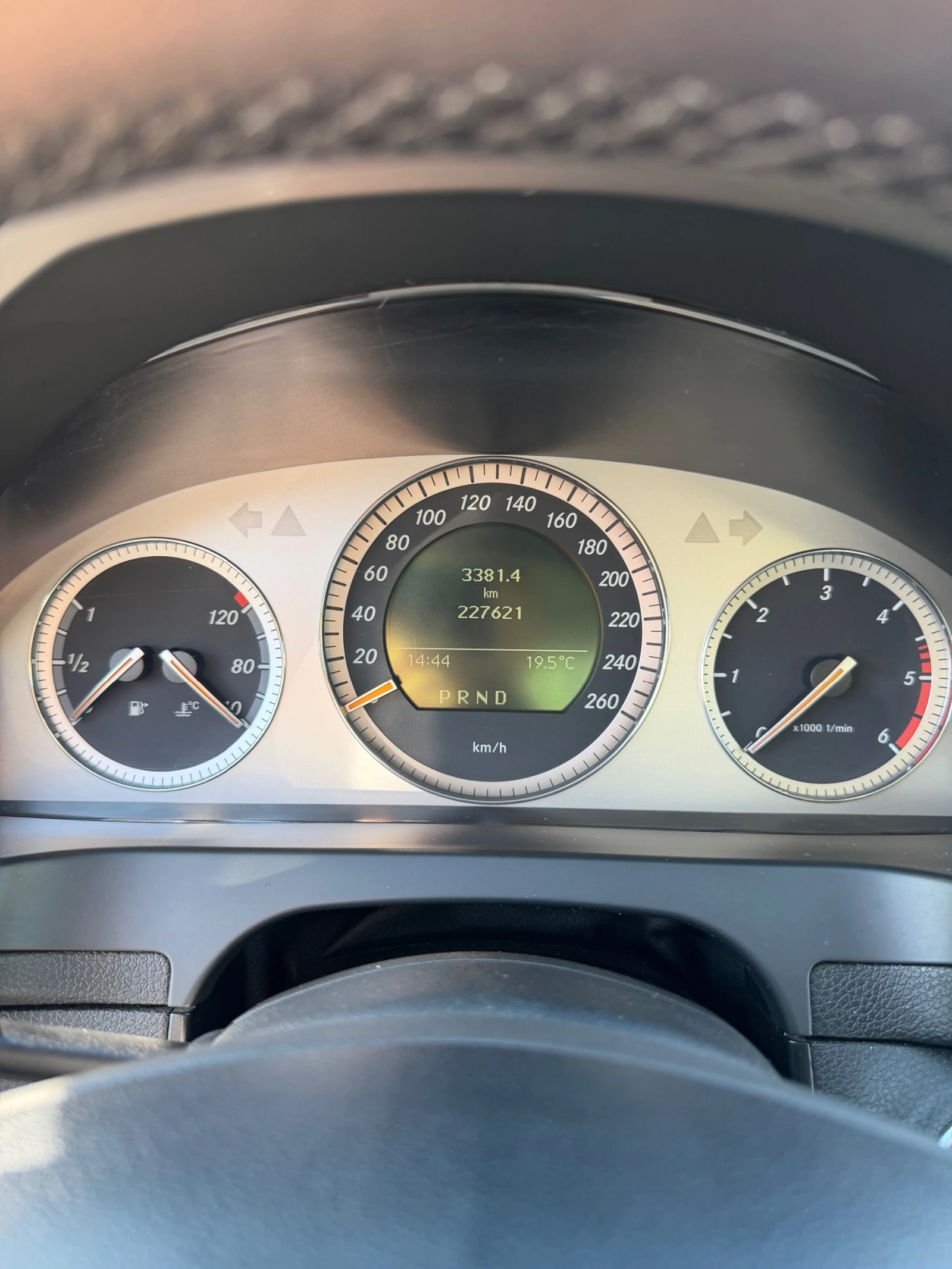 Mercedes-Benz C 220 Avantgarde, снимка 8 - Автомобили и джипове - 53940409