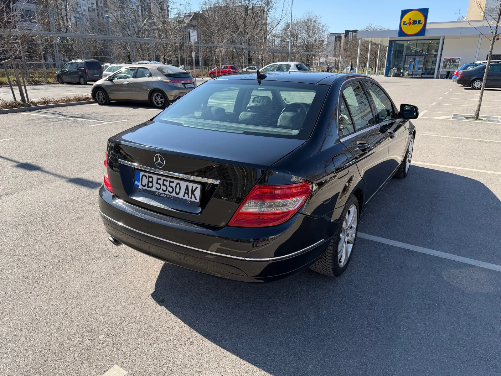 Mercedes-Benz C 220 Avantgarde, снимка 4 - Автомобили и джипове - 53940409