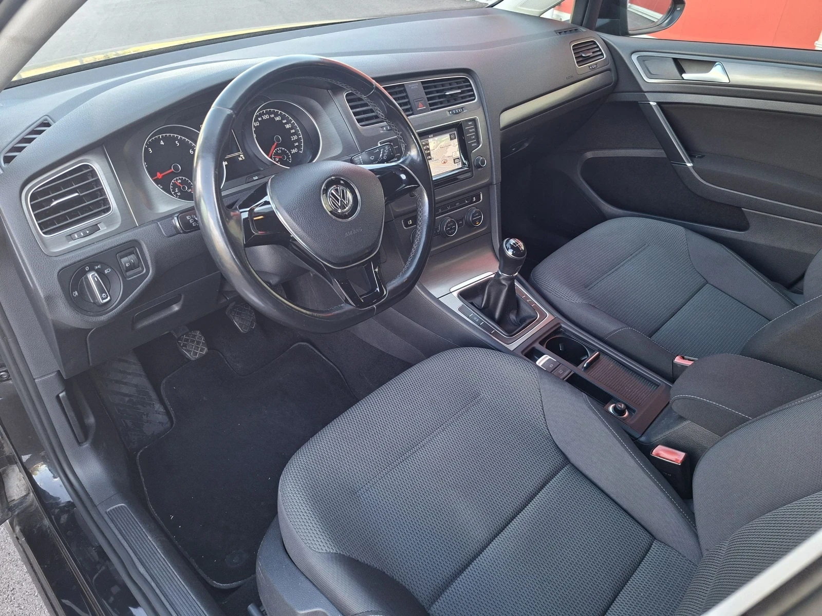 VW Golf 1.2 бензин, Голф 7/4цилиндъра, снимка 11 - Автомобили и джипове - 54026601