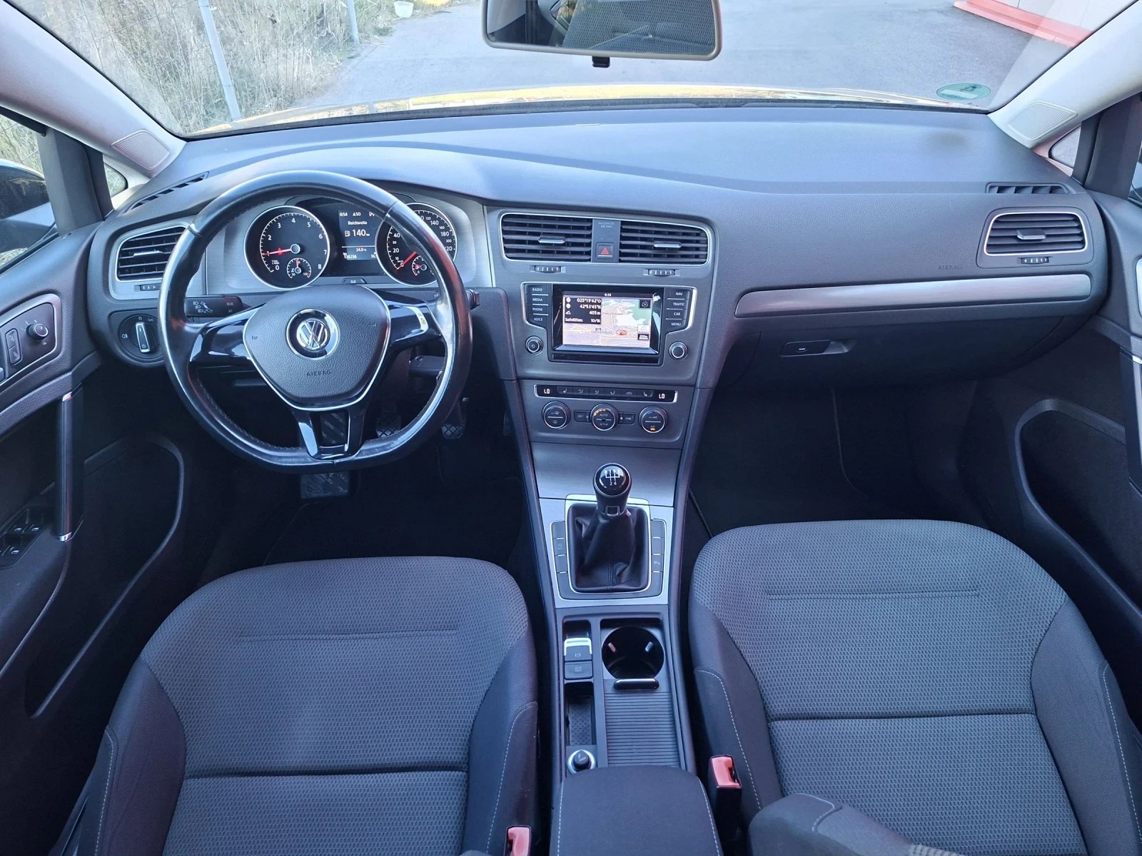 VW Golf 1.2 бензин, Голф 7/4цилиндъра, снимка 15 - Автомобили и джипове - 54026601