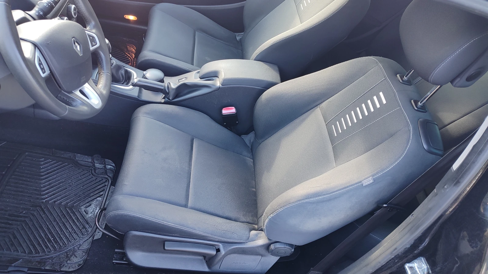 Renault Megane, снимка 8 - Автомобили и джипове - 54097015