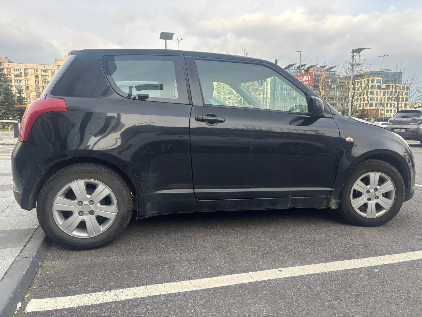 Suzuki Swift, снимка 2 - Автомобили и джипове - 54190845