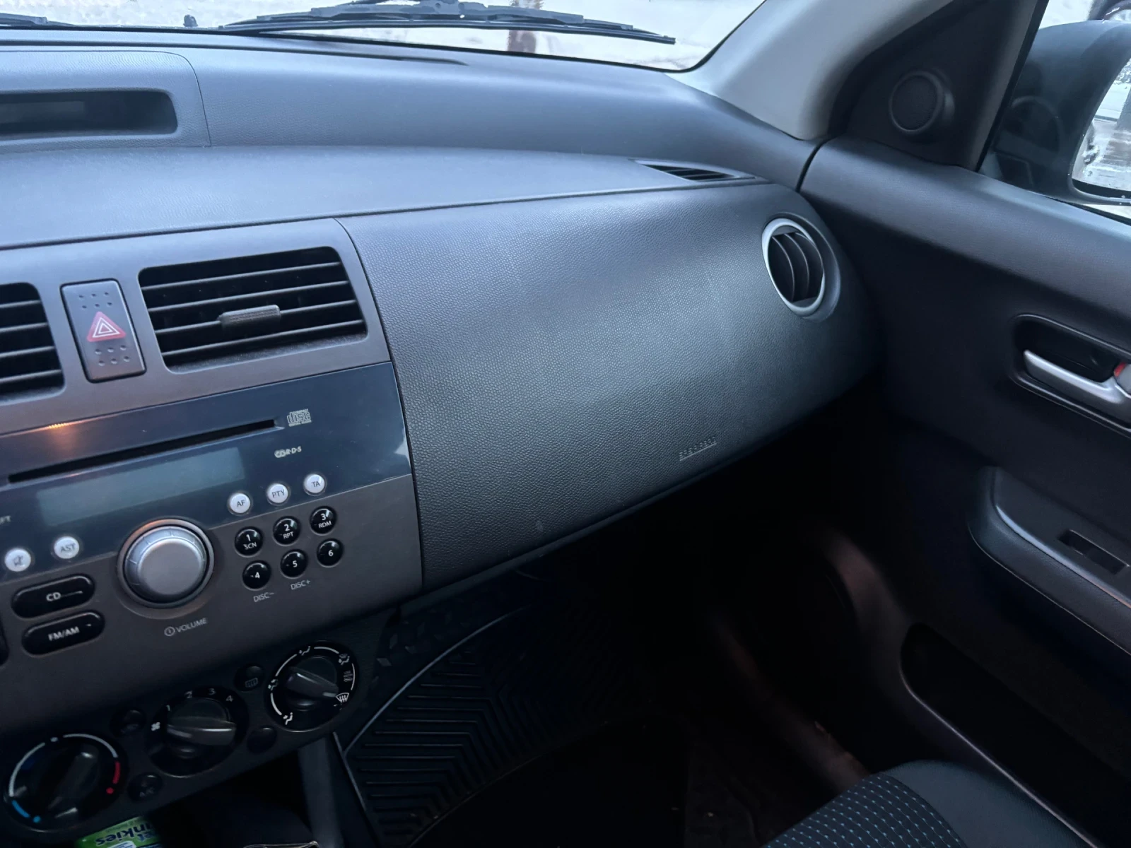 Suzuki Swift, снимка 11 - Автомобили и джипове - 54190845