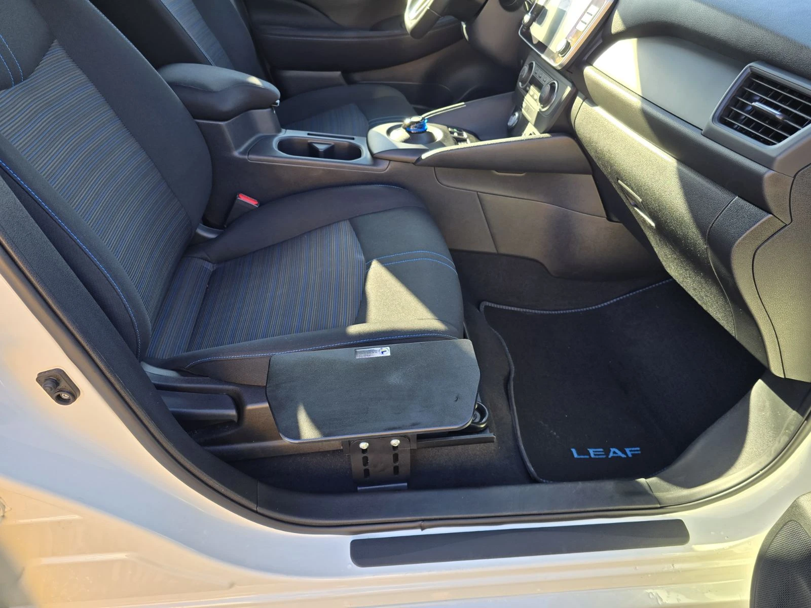 Nissan Leaf  40kWh КАМЕРА , снимка 10 - Автомобили и джипове - 54308655