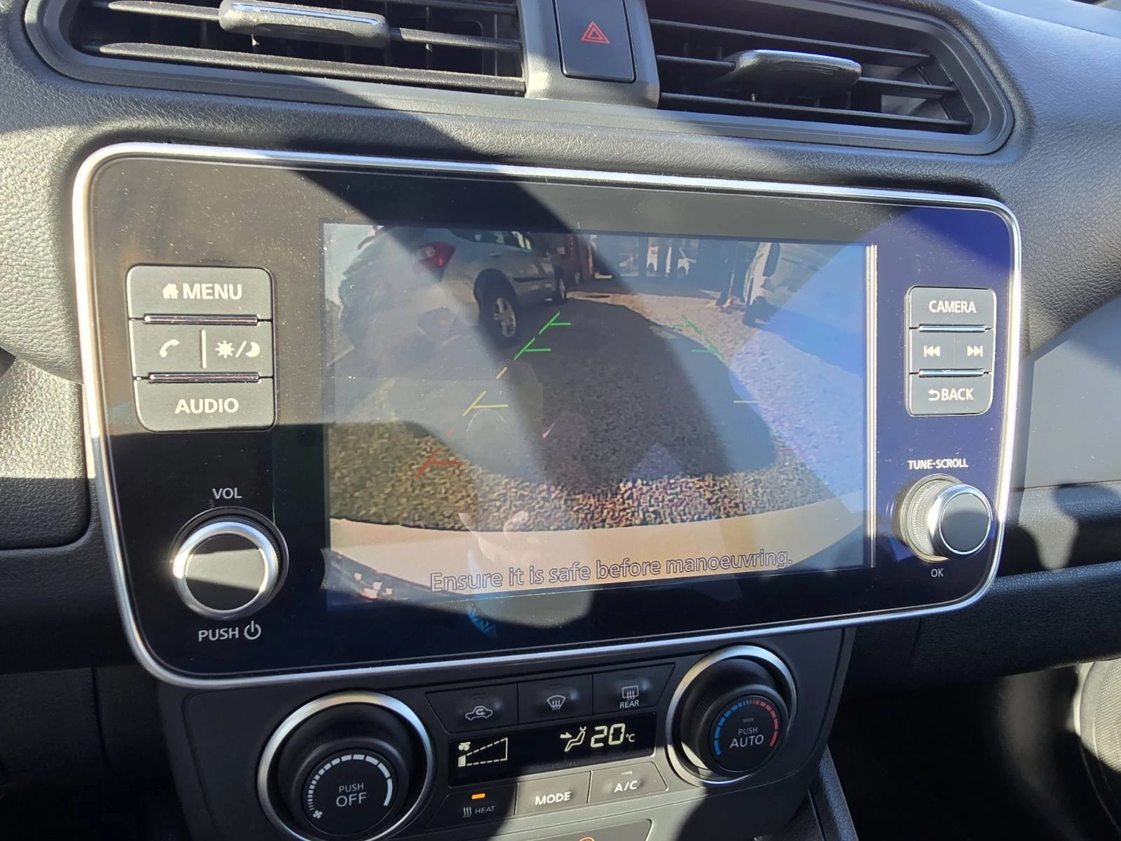 Nissan Leaf  40kWh КАМЕРА , снимка 13 - Автомобили и джипове - 54308655