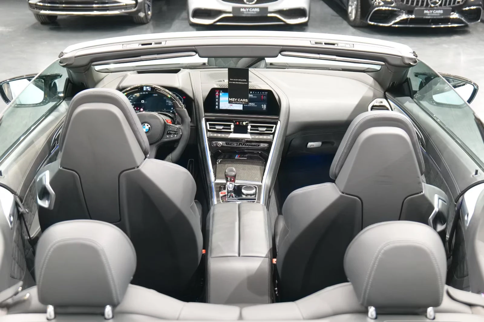 BMW M8 COMP/625HP/xDRIVE/CABRIO/360/B&W/HUD/CARBON/380z, снимка 14 - Автомобили и джипове - 54377236