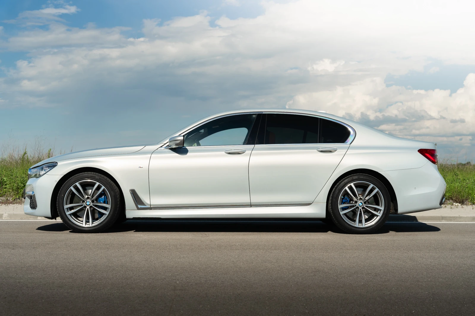 BMW 740 xDrive M Sport | Laser Lights | Night Vision | , снимка 4 - Автомобили и джипове - 54797827