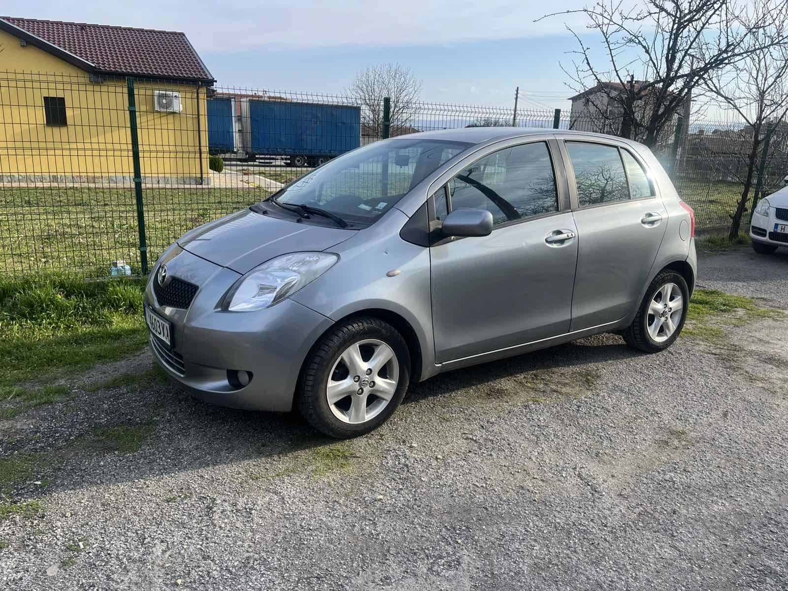 Toyota Yaris 1.4 D4D 90кс, снимка 3 - Автомобили и джипове - 54511456