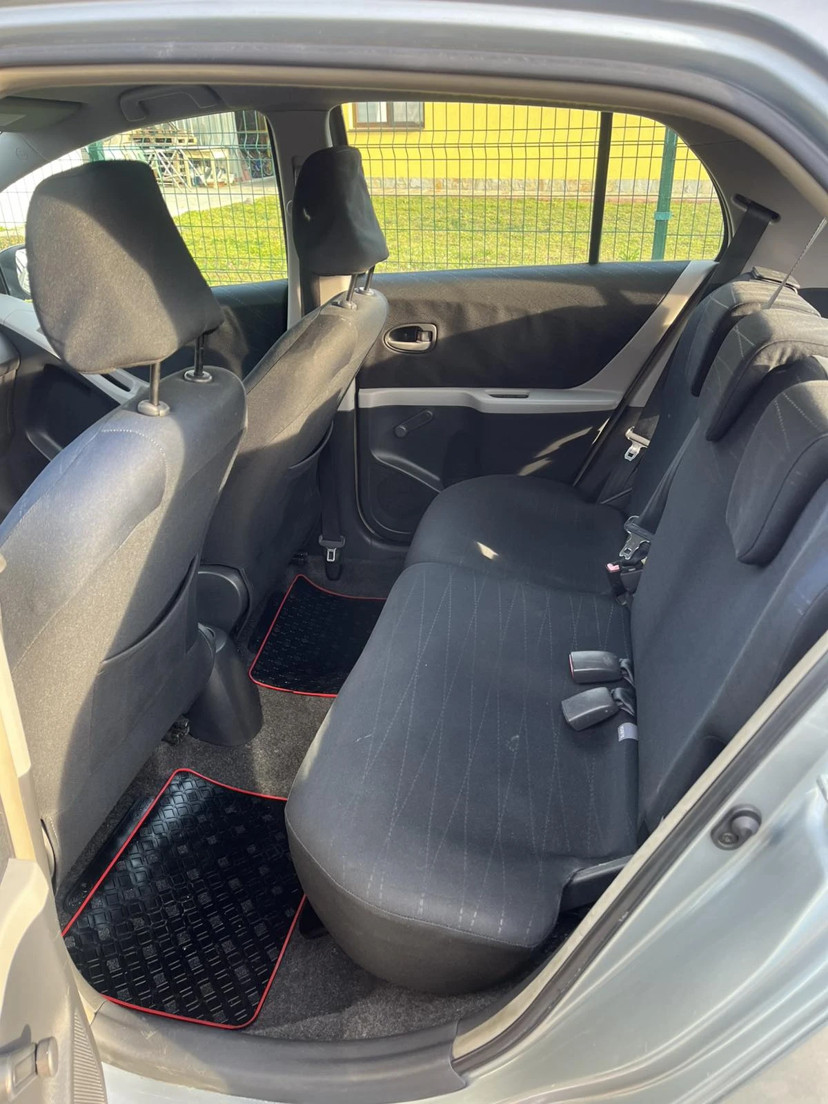 Toyota Yaris 1.4 D4D 90кс, снимка 7 - Автомобили и джипове - 54511456