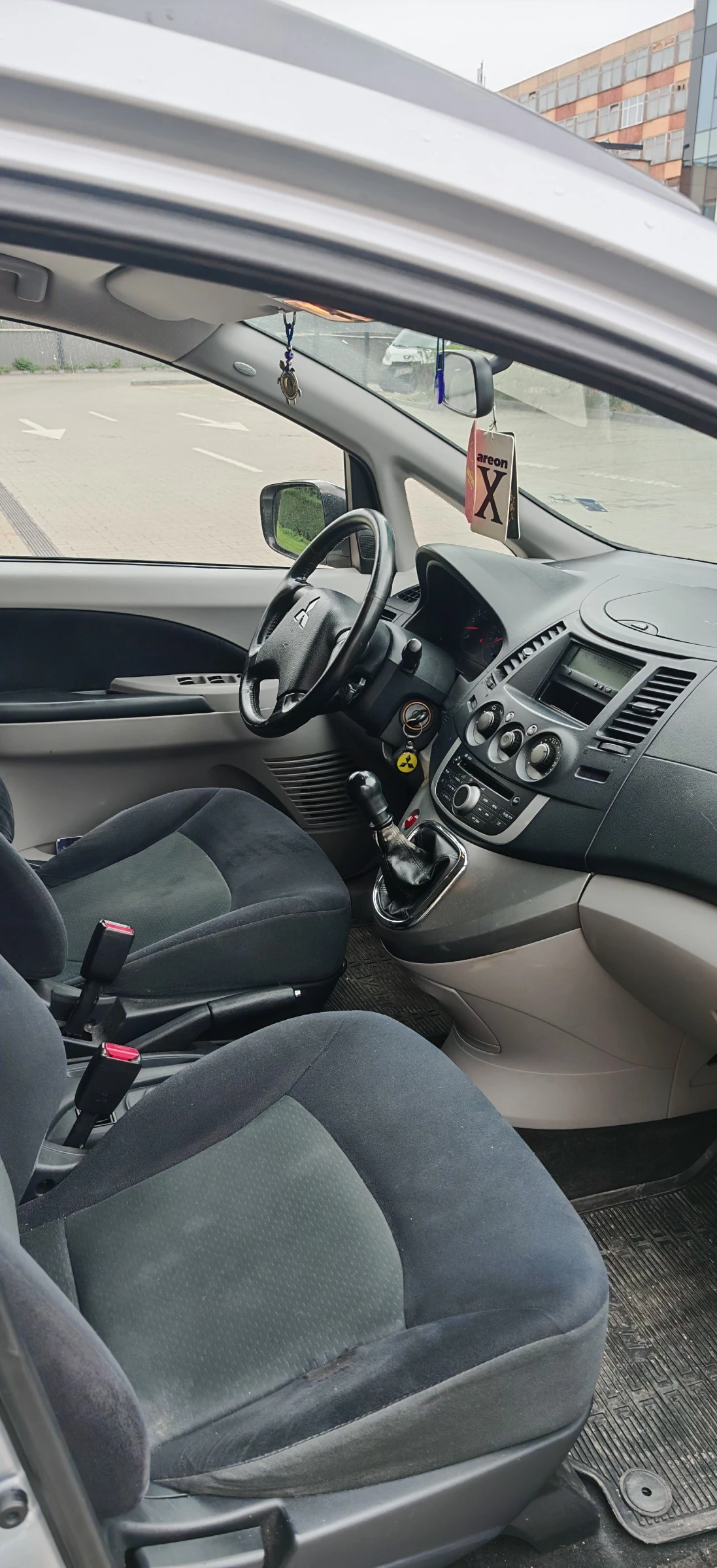 Mitsubishi Grandis 2.0 TDI, снимка 6 - Автомобили и джипове - 54591481