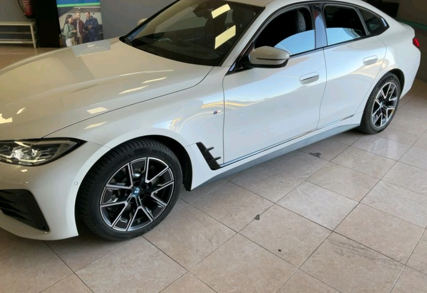 BMW i4 eDrive40 Gran Coupe M Sport, снимка 2 - Автомобили и джипове - 54855514