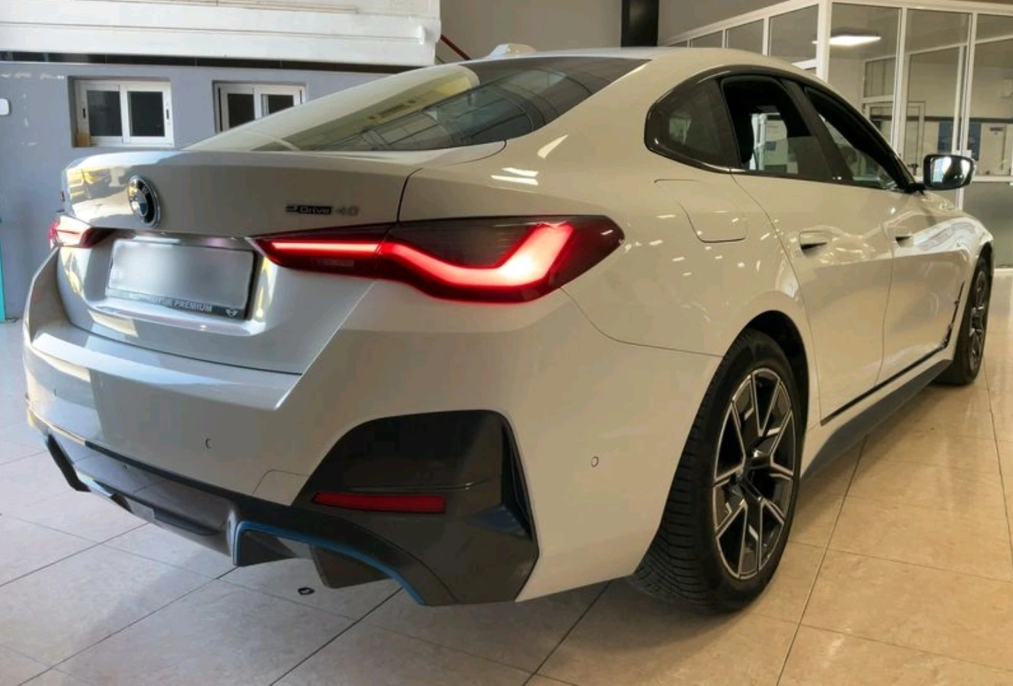 BMW i4 eDrive40 Gran Coupe M Sport, снимка 6 - Автомобили и джипове - 54855514