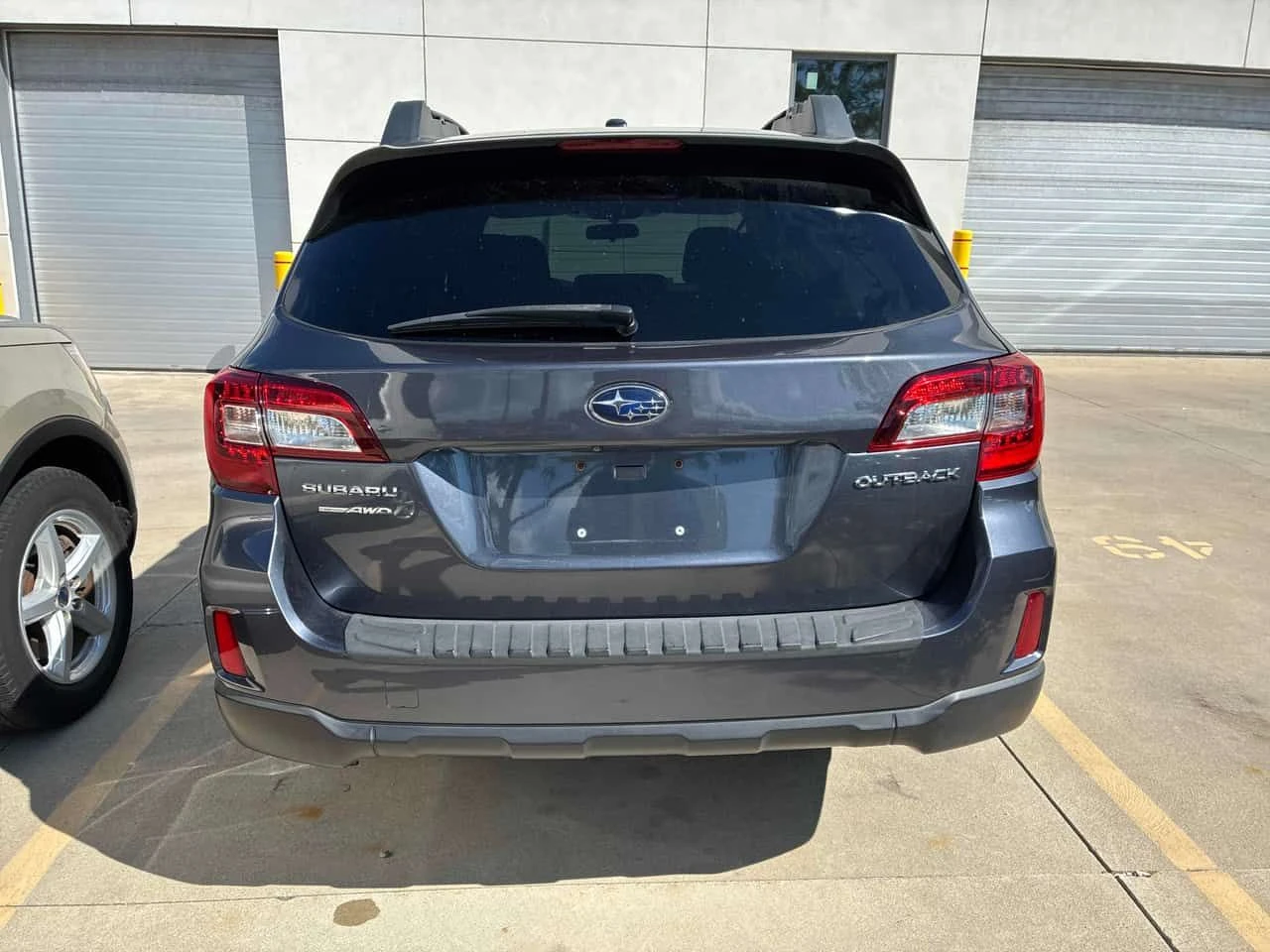 Subaru Outback * 2.5i * CARFAX * АВТОКРЕДИТ БЕЗ ПЪРВОНАЧАЛНА, снимка 4 - Автомобили и джипове - 55414366