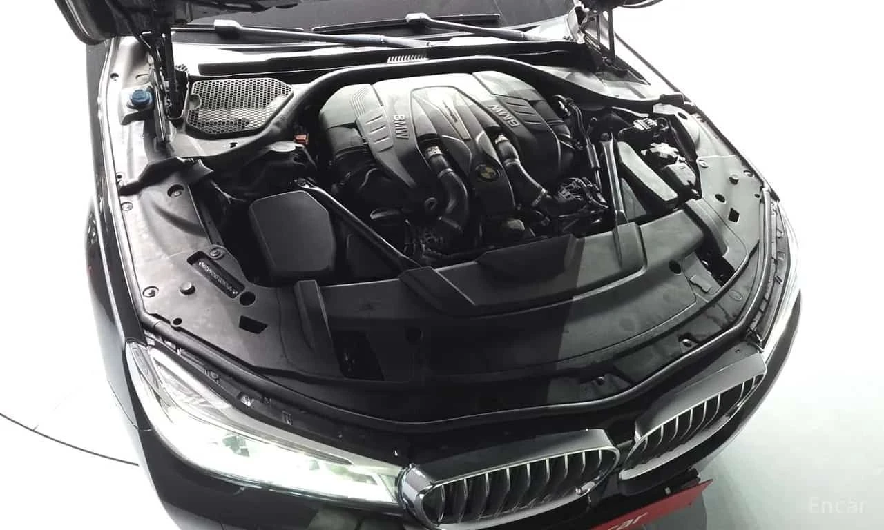 BMW 750 Li xDrive | АВТОФИНАНСИРАНЕ , снимка 6 - Автомобили и джипове - 55729057