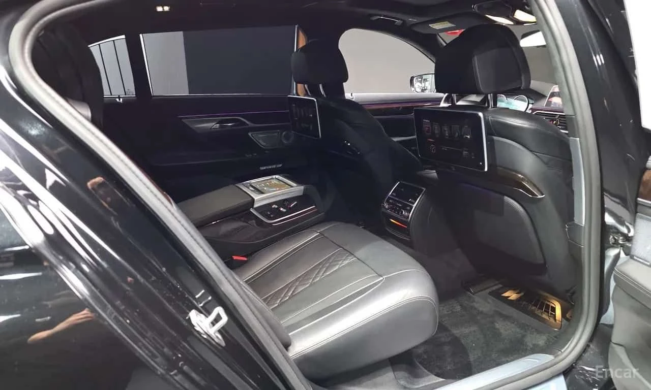 BMW 750 Li xDrive | АВТОФИНАНСИРАНЕ , снимка 12 - Автомобили и джипове - 55729057