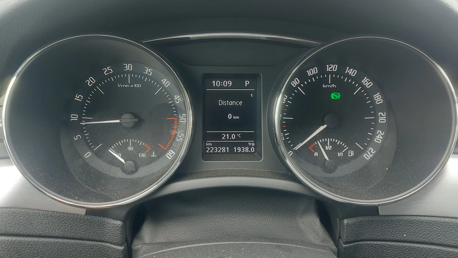 Skoda Superb, снимка 14 - Автомобили и джипове - 56279195