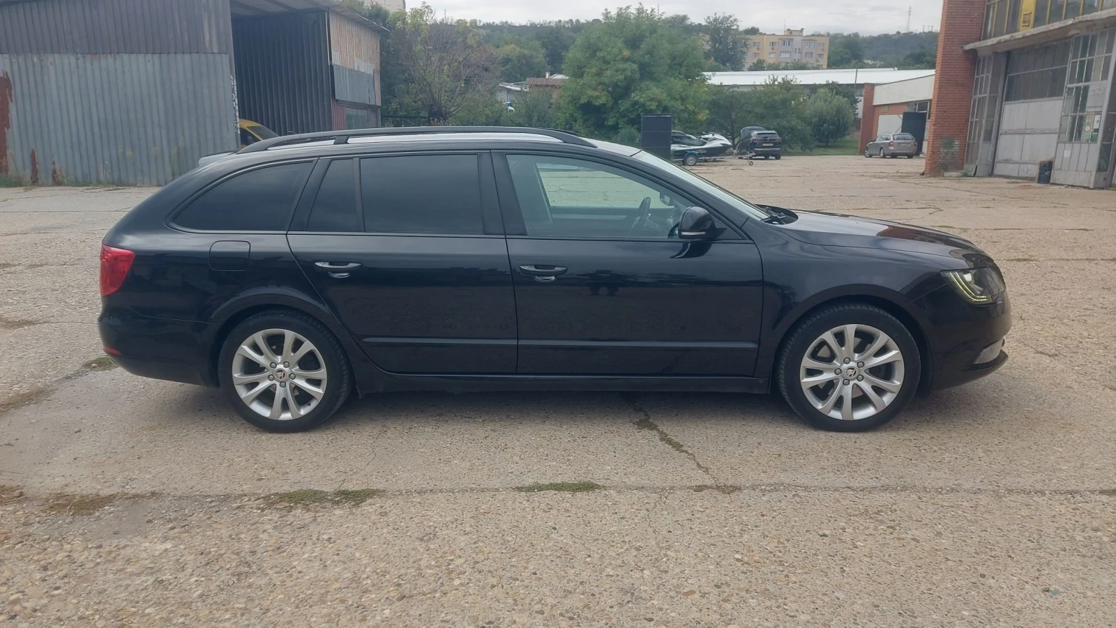 Skoda Superb, снимка 4 - Автомобили и джипове - 56279195