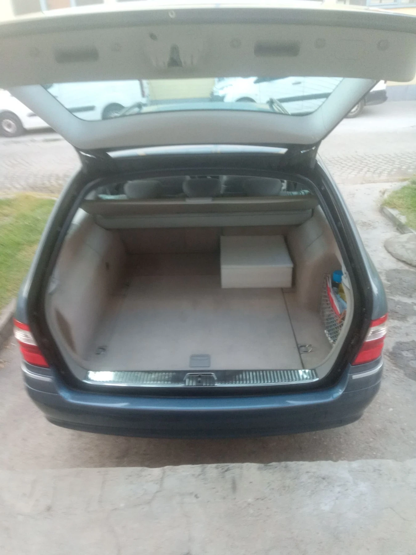 Mercedes-Benz E 320 Авангард, снимка 3 - Автомобили и джипове - 56301332
