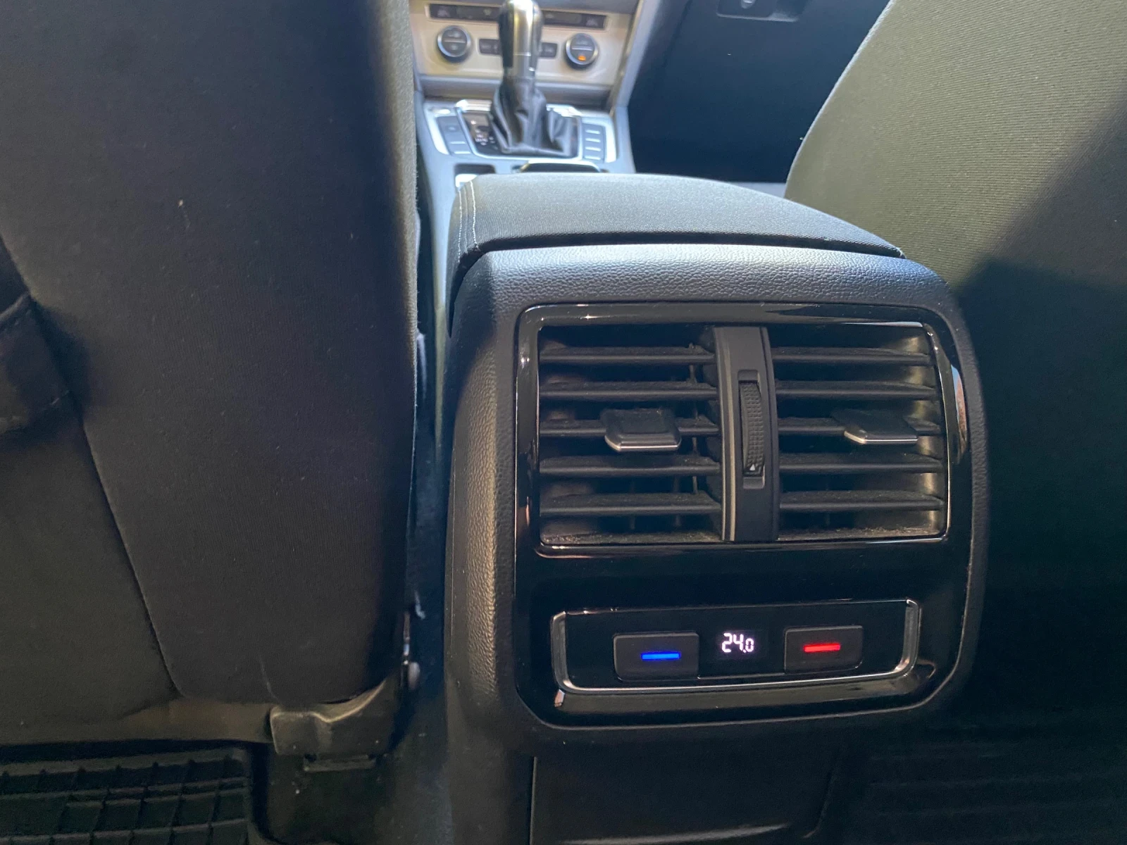 VW Passat B8, снимка 15 - Автомобили и джипове - 56337745